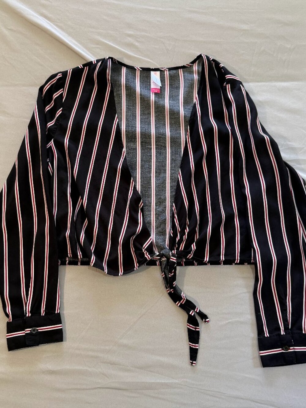 No Boundaries Juniors Striped Cropped Front Tie Blouse XXL/19 Black White & Red
